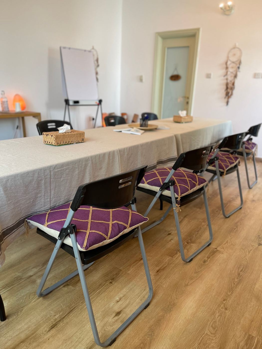 Earth: Table & chairs · 10–15 people