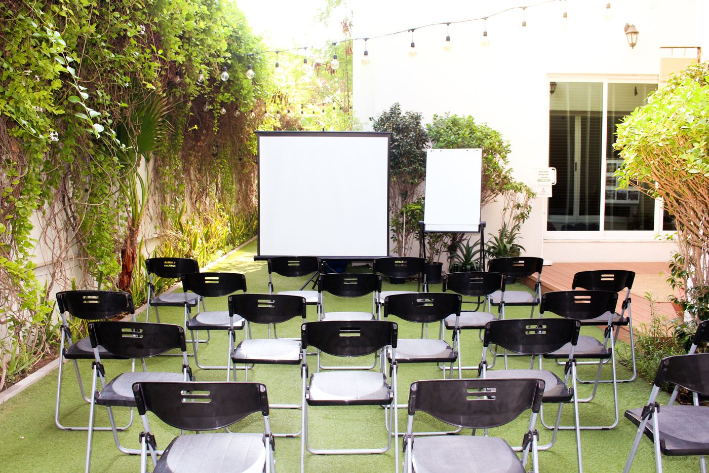 Solar Plexus: Chairs (theatre) · 40–50 people